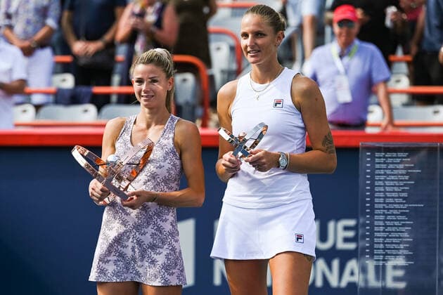 August 15, 2021: Camila Giorgi (ITA) holds the winner s trophy beside Karolina Pliskova (CZE) during the WTA, Tennis Damen National Bank Open final match at IGA Stadium in Montreal, Quebec. CSM Montreal Canada - ZUMAc04_ 20210815_zaf_c04_006 Copyright: xDavidxKirouacx