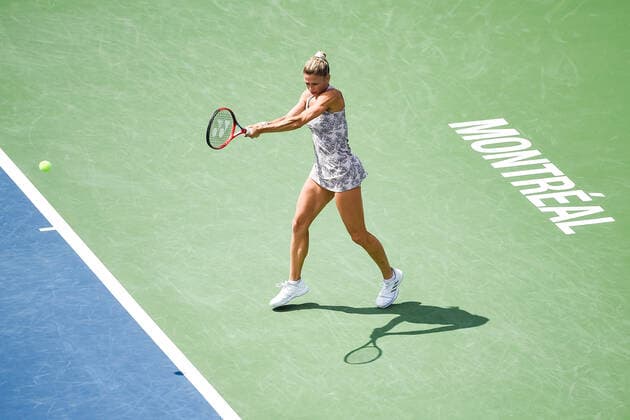 August 15, 2021: Camila Giorgi (ITA) returns the ball during the WTA, Tennis Damen National Bank Open final match at IGA Stadium in Montreal, Quebec. CSM Montreal Canada - ZUMAc04_ 20210815_zaf_c04_012 Copyright: xDavidxKirouacx
