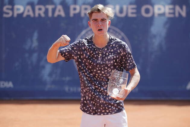 Czech tennis player Dalibor Svrcina, 18, won the Sparta Prague Open within the international men s ATP, Tennis Herren Challenger Tour played on the Prague-Stromovka clay court, Czech Republic, August 15, 2021, beating Dmitry Popko from Kazakhstan 6-0, 7-5. (CTKxPhoto PavelxLebeda) CTKPhotoF202108151007301 