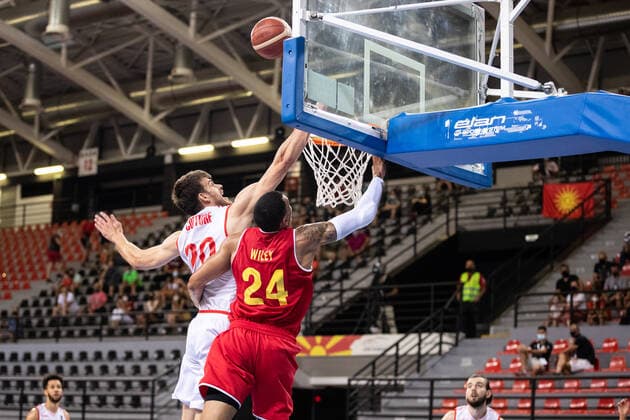 16.08.2021, Skoplje, Jane Sandanski Arena, World Cup European Pre-Qualifiers: Switzerland - North Macedonia, Arnaud Cotture (Switzerland) against 24 Jacob Wiley (North Macedonia) Skoplje Skoplje Nordmazedonien Copyright: xJustPictures.ch NikolaxKrsticx