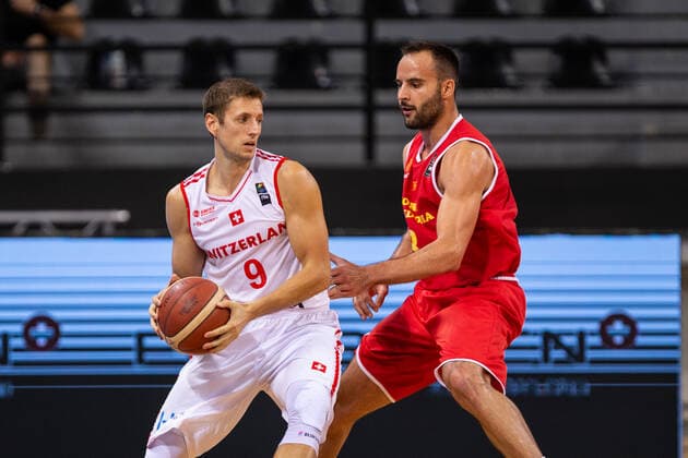 16.08.2021, Skoplje, Jane Sandanski Arena, World Cup European Pre-Qualifiers: Switzerland - North Macedonia, Roberto Kovac (Switzerland) against 8 Damjan Robev (North Macedonia) Skoplje Skoplje Nordmazedonien Copyright: xJustPictures.ch NikolaxKrsticx