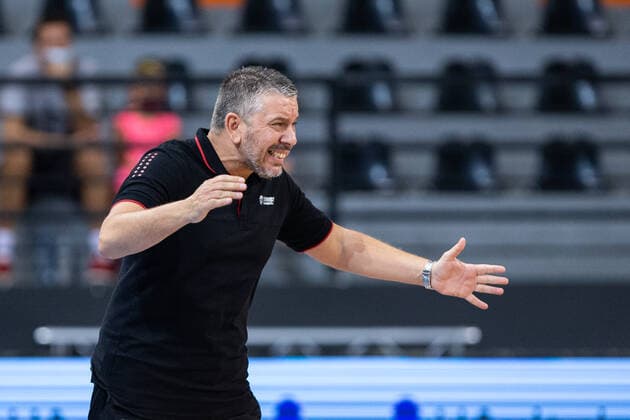 16.08.2021, Skoplje, Jane Sandanski Arena, World Cup European Pre-Qualifiers: Switzerland - North Macedonia, head coach Ilias Papatheodorou (Switzerland) Skoplje Skoplje Nordmazedonien Copyright: xJustPictures.ch NikolaxKrsticx