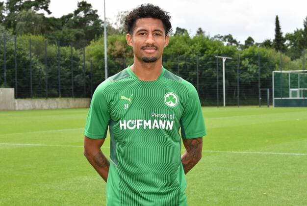 16.08.2021 - Fussball - 2. Bundesliga - Saison 2021 2022 - SpVgg Greuther Fürth Fuerth - Training - - Jeremy Dudziak (28, SpVgg Greuther Fürth ) Einzelbild Einzelfoto Portrait Porträt Kopfbild - Trainings-Trikot