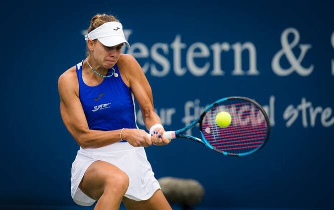 Mandatory Credit: Photo by Rob Prange Shutterstock (12311707m) Magda Linette of Poland in action during the first round of the 2021 Western & Southern Open WTA, Tennis Damen 1000 tennis tournament 2021 Western & Southern Open Day 4 - 17 Aug 2021 2021 Western & Southern Open Day 4 - 17 Aug 2021  Copyright: xRobxPrange Shutterstockx 12311707m