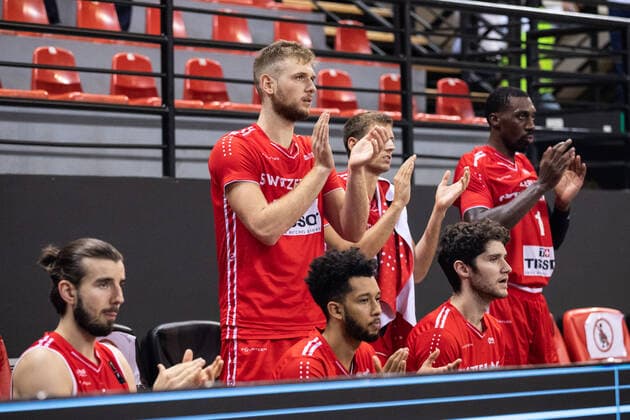 17.08.2021, Skoplje, Jane Sandanski Arena, World Cup European Pre-Qualifiers: Slowakei - Schweiz, Swiss bench with 11 Toni Rocak (Switzerland), 8 Juraj Kozic (Switzerland), 9 Roberto Kovac (Switzerland), 1 Michel-Ofik Nzege (Switzerland), 7 Selim Fofana (Switzerland) and 24 Robert Zinn (Switzerland) Skoplje Skoplje Nordmazedonien Copyright: xJustPictures.ch NikolaxKrsticx