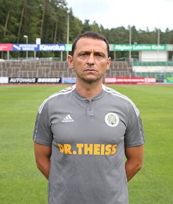 17.08.2021, xklex, Fussball Regionalliga Suedwest, FC Homburg Fototermin 2021 22 Porträttermin 2021 2022, emspor, v.l. Co Trainer Joti Stamatopoulos (DFL DFB REGULATIONS PROHIBIT ANY USE OF PHOTOGRAPHS as IMAGE SEQUENCES and or QUASI-VIDEO) Homburg