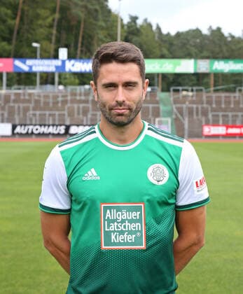 17.08.2021, xklex, Fussball Regionalliga Suedwest, FC Homburg Fototermin 2021 22 Porträttermin 2021 2022, emspor, v.l. Philipp Hoffmann (DFL DFB REGULATIONS PROHIBIT ANY USE OF PHOTOGRAPHS as IMAGE SEQUENCES and or QUASI-VIDEO) Homburg