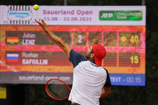 Julian Lenz (GER),Ballwurf,Anzeigetafel,Scoreboard im Hintergrund, Copyright: xJuergenxHasenkopfx