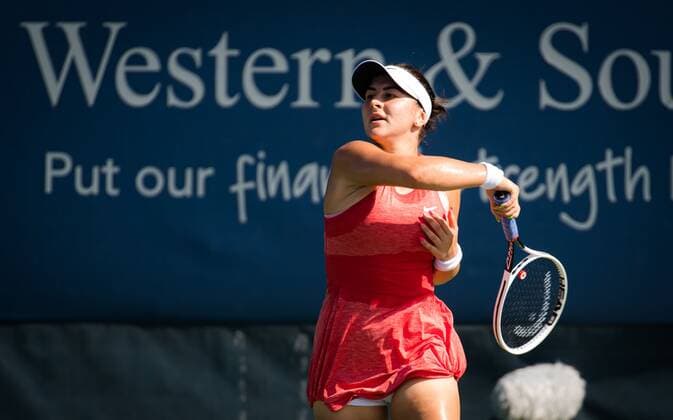 Mandatory Credit: Photo by Rob Prange Shutterstock (12324290f) Bianca Andreescu of Canada in action during the second round of the 2021 Western & Southern Open WTA, Tennis Damen 1000 tennis tournament Western & Southern Open Day Five, Tennis, Cincinnati, USA, 18 Aug 2021 Western & Southern Open Day Five, Tennis, Cincinnati, USA, 18 Aug 2021  Copyright: xRobxPrange Shutterstockx 12324290f