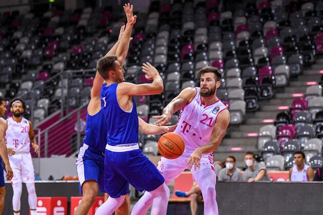Testspiel, Telekom Baskets Bonn vs. RheinStars Köln, 18.08.2021 Leon Kratzer (Telekom Baskets Bonn, 21), Testspiel, Telekom Baskets Bonn vs. RheinStars Köln am 18.08.2021 im Telekom Dome Bonn, Bonn (Nordrhein-Westfalen) Copyright: xBEAUTIFULxSPORTS Mueller-Laschetx