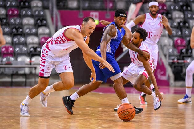 Testspiel, Telekom Baskets Bonn vs. RheinStars Köln, 18.08.2021 Karsten Tadda (Telekom Baskets Bonn, 9), Testspiel, Telekom Baskets Bonn vs. RheinStars Köln am 18.08.2021 im Telekom Dome Bonn, Bonn (Nordrhein-Westfalen) Copyright: xBEAUTIFULxSPORTS Mueller-Laschetx
