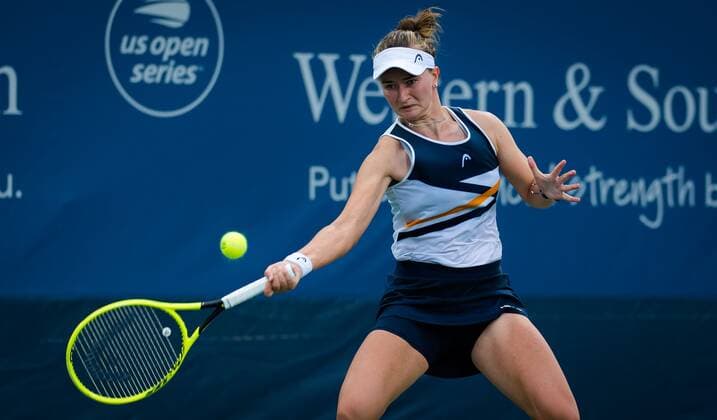 Mandatory Credit: Photo by Rob Prange Shutterstock (12324290ey) Barbora Krejcikova of the Czech Republic in action during the second round of the 2021 Western & Southern Open WTA, Tennis Damen 1000 tennis tournament Western & Southern Open Day Five, Tennis, Cincinnati, USA, 18 Aug 2021 Western & Southern Open Day Five, Tennis, Cincinnati, USA, 18 Aug 2021  Copyright: xRobxPrange Shutterstockx 12324290ey