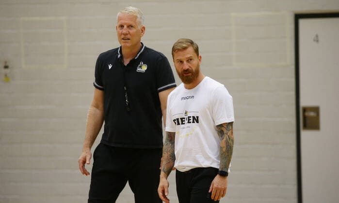 Ludwigsburg , Basketball Trainingsstart MHP Riesen Ludwigsburg , von links: John Patrick ( Trainer ) Lars Masell ( Co-Trainer )