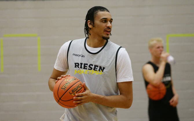 Ludwigsburg , Basketball Trainingsstart MHP Riesen Ludwigsburg , Jonathan Bähre