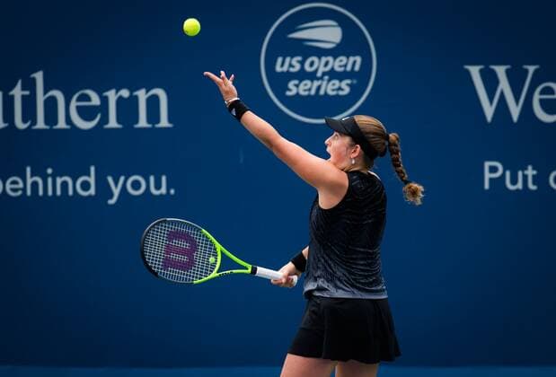Mandatory Credit: Photo by Rob Prange Shutterstock (12324303q) Jelena Ostapenko of Latvia in action during the third round at the 2021 Western & Southern Open WTA, Tennis Damen 1000 tennis tournament Western & Southern Open Day Six, Tennis, Cincinnati, USA, 19 Aug 2021 Western & Southern Open Day Six, Tennis, Cincinnati, USA, 19 Aug 2021  Copyright: xRobxPrange Shutterstockx 12324303q