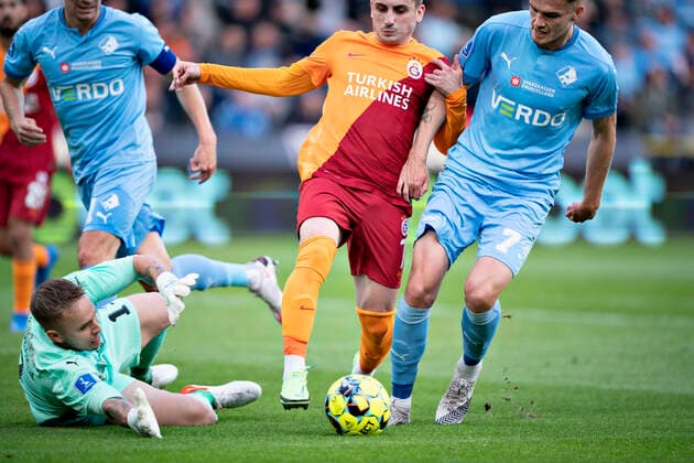 Randers FC s maalmand Patrik Carlgren reddeer i Europa League - kvalifikationskampen mellem Randers FC og Galatasaray paa Cepheus Park i Randers, torsdag den 19. august 2021.. , Randers Jylland Denmark Copyright: HenningxBagger HenningxBaggerx COP101 spdk20210819-195434-L