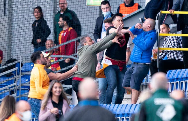 Slagsmaal kort foer start i Europa League - kvalifikationskampen mellem Randers FC og Galatasaray paa Cepheus Park i Randers, torsdag den 19. august 2021.. , Randers Jylland Denmark Copyright: HenningxBagger HenningxBaggerx COP101 spdk20210819-200049-L