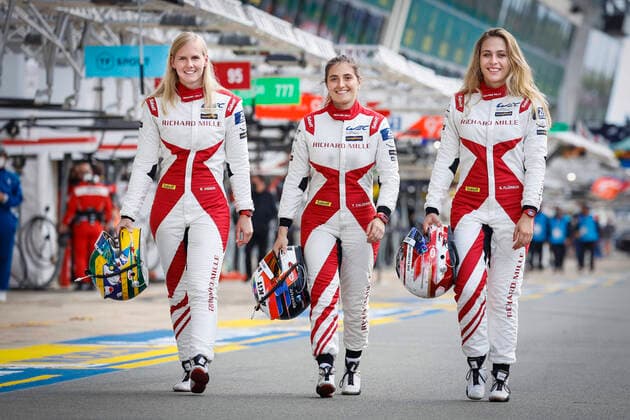 Bilder des Jahres 2021, Sport 08. August Sport Themen der Woche KW33 Sport Bilder des Tages CALDERON TATIANA (COL), RICHARD MILLE RACING TEAM, ORECA 07 - GIBSON, PORTRAIT FLOERSCH SOPHIA (GER), RICHARD MILLE RACING TEAM, ORECA 07 - GIBSON, PORTRAIT VISSER BEITSKE (NLD), RICHARD MILLE RACING TEAM, ORECA 07 - GIBSON, PORTRAIT during the free practice and qualifying sessions of 24 Hours of Le Mans 2021, 4th round of the 2021 FIA World Endurance Championship, FIA WEC, on the Circuit de la Sarthe, from August 18 to 22, 2021 in Le Mans, France SPORTS AUTO : Essais libres 24 heures du Mans - 19 08 2021 Dppi Panoramic  02521003__F2_3786