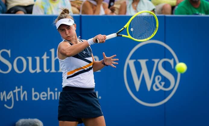 Mandatory Credit: Photo by Rob Prange Shutterstock (12324303ch) Barbora Krejcikova of the Czech Republic in action during her third-round match at the 2021 Western & Southern Open WTA, Tennis Damen 1000 tennis tournament Western & Southern Open Day Six, Tennis, Cincinnati, USA, 19 Aug 2021 Western & Southern Open Day Six, Tennis, Cincinnati, USA, 19 Aug 2021  Copyright: xRobxPrange Shutterstockx 12324303ch