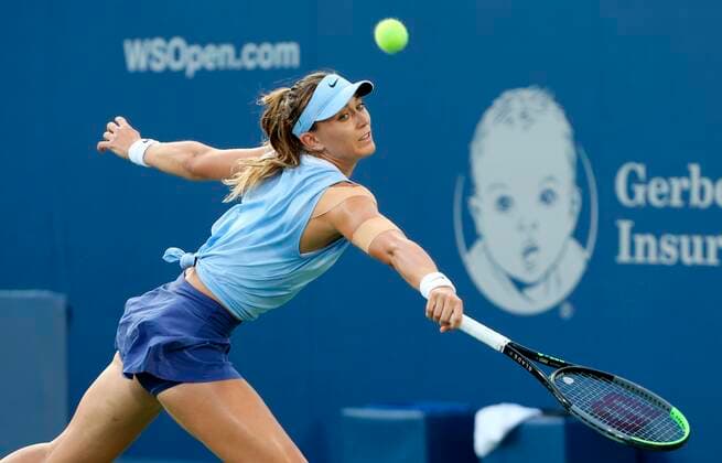 Paula Badosa of Spain returns the ball to Elena Rybakina of Kazakhstan during the third round of the Western and Southern Open at the Linder Tennis Center in Mason, Ohio, USA, 19 August 2021. EFE Mark Lyons Cincinnati Masters: Badosa - Rybakina !ACHTUNG: NUR REDAKTIONELLE NUTZUNG!  Copyright: xMARKxLYONSx AME9840 20210820-2769346c8cdcf896d35e5488353b10e64dc44afa