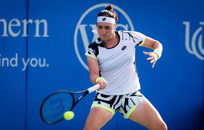 Mandatory Credit: Photo by Rob Prange Shutterstock (12324303fp) Ons Jabeur of Tunisia in action during her third round match at the 2021 Western & Southern Open WTA, Tennis Damen 1000 tennis tournament Western & Southern Open Day Six, Tennis, Cincinnati, USA, 19 Aug 2021 Western & Southern Open Day Six, Tennis, Cincinnati, USA, 19 Aug 2021  Copyright: xRobxPrange Shutterstockx 12324303fp