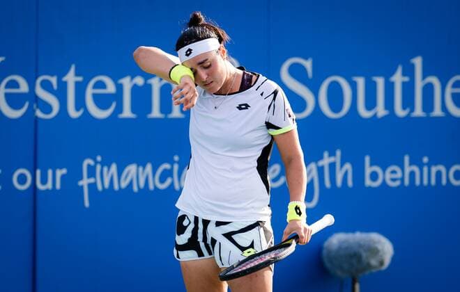 Mandatory Credit: Photo by Rob Prange Shutterstock (12324303fo) Ons Jabeur of Tunisia in action during her third round match at the 2021 Western & Southern Open WTA, Tennis Damen 1000 tennis tournament Western & Southern Open Day Six, Tennis, Cincinnati, USA, 19 Aug 2021 Western & Southern Open Day Six, Tennis, Cincinnati, USA, 19 Aug 2021  Copyright: xRobxPrange Shutterstockx 12324303fo