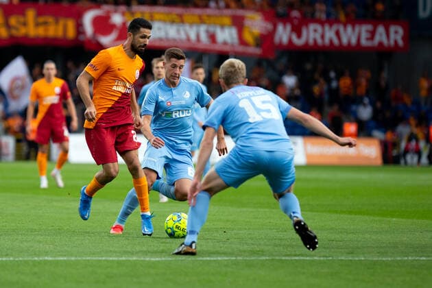 Randers FC - Galatasaray, Europa League Qualification, Randers, Denmark Randers, Denmark. 19th, August 2021. Lasse Berg Johnsen (6) of Randers FC and Emre Akbaba (20) of Galatasaray seen during the UEFA Europa League qualification match between Randers FC and Galatasaray at Cepheus Park in Randers. Randers Denmark  Copyright: xGonzalesxPhoto BalazsxPopalx