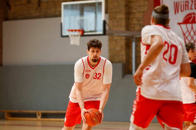 GER, Wuerzburg, Trainingszentrum Zellerau, 20.08.2021, emspor, emonline, despor, deonline, Medientraining von s.Oliver Wuerzburg Bild: Nicolas Carvacho (s.Oliver Wuerzburg) Copyright: HMBxMedia JulienxBecker