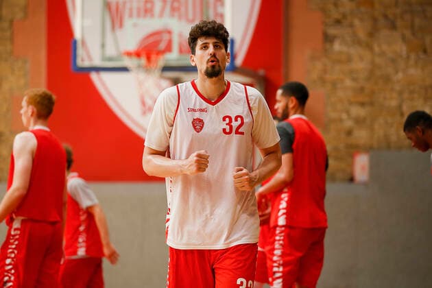 GER, Wuerzburg, Trainingszentrum Zellerau, 20.08.2021, emspor, emonline, despor, deonline, Medientraining von s.Oliver Wuerzburg Bild: Nicolas Carvacho (s.Oliver Wuerzburg) Copyright: HMBxMedia JulienxBecker