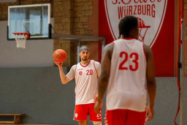 GER, Wuerzburg, Trainingszentrum Zellerau, 20.08.2021, emspor, emonline, despor, deonline, Medientraining von s.Oliver Wuerzburg Bild: Julian Albus (s.Oliver Wuerzburg) Copyright: HMBxMedia JulienxBecker