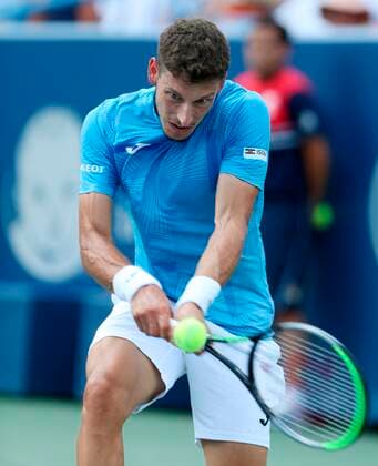 Pablo Carreno Busta of Spain returns the ball against Daniil Medvedev of Russia in their quarter-finals match of the Cincinnati Open Tennis Tournament at the Linder Tennis Center in Mason, Ohio, USA, 20 August 2021. Cincinnati Tennis Tournament !ACHTUNG: NUR REDAKTIONELLE NUTZUNG!  Copyright: xMARKxLYONSx AME9931 20210820-104a6b9fb520db18d8bf2a70debc35736493f1d6