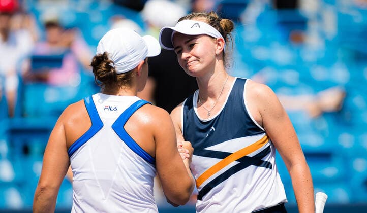 August 20, 2021, CINCINNATI, UNITED STATES: Barbora Krejcikova of the Czech Republic & Ashleigh Barty of Australia after their quarter-final match at the 2021 Western & Southern Open WTA, Tennis Damen 1000 tennis tournament CINCINNATI UNITED STATES - ZUMAa181 20210820_zaa_a181_054 Copyright: xRobxPrangex