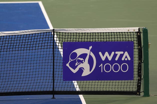 CINCINNATI, OH - AUGUST 20: A WTA, Tennis Damen 1000 banner hangs during the Western & Southern Open at the Lindner Family Tennis Center on August 20, 2021 in Mason, Ohio. (Photo by Ian Johnson Icon Sportswire) TENNIS: AUG 20 Western & Southern Open Icon210820068