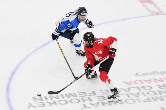 August 20, 2021, Calgary, AB, Canada: Finland s SUSANNA TAPANI (left) and Canada s RENATA FAST (right) battle for the puck during the Finland vs Canada preliminary round game at the 2021 IIHF Women s World Championship, WM, Weltmeisterschaft in Calgary, AB, Canada on Aug 20, 2021. Canada defeated Finland 5-3. The 12-day tournament returns after more than two year due to the COVID-19 pandemic. Calgary Canada - ZUMAj113 20210820_zip_j113_023 Copyright: xGavinxJohnx