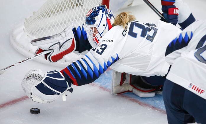 August 20, 2021, Calgary, ab, Canada: Goalie Alex Cavallini, of the United States, dives for the puck during second period IIHF Women s World Championship, WM, Weltmeisterschaft hockey action against Switzerland in Calgary, Friday, Aug. 20, 2021. Alex Cavallini,  - ZUMAc35_ 20210820_zaf_c35_076 Copyright: xJeffxMcintoshx