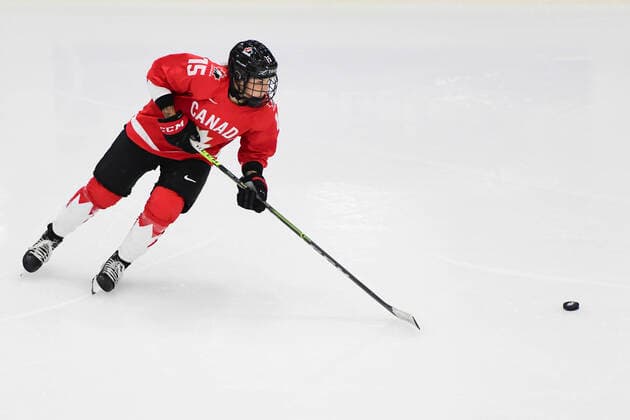 August 20, 2021, Calgary, AB, Canada: Canada s MELODIE DAOUST skates with the puck during the Finland vs Canada preliminary round game at the 2021 IIHF Women s World Championship, WM, Weltmeisterschaft in Calgary, AB, Canada on Aug 20, 2021. Canada defeated Finland 5-3. The 12-day tournament returns after more than two year due to the COVID-19 pandemic. Calgary Canada - ZUMAj113 20210820_zip_j113_081 Copyright: xGavinxJohnx