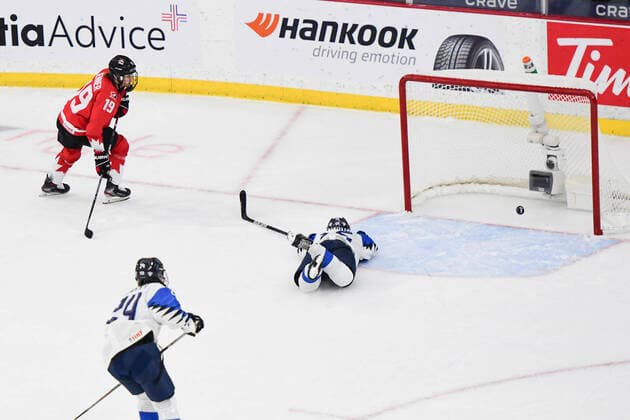 August 20, 2021, Calgary, AB, Canada: Canada s BRIANNE JENNER (left) scores an empty net goal during the Finland vs Canada preliminary round game at the 2021 IIHF Women s World Championship, WM, Weltmeisterschaft in Calgary, AB, Canada on Aug 20, 2021. Canada defeated Finland 5-3. The 12-day tournament returns after more than two year due to the COVID-19 pandemic. Calgary Canada - ZUMAj113 20210820_zip_j113_114 Copyright: xGavinxJohnx
