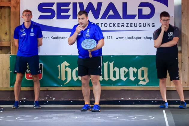 Final-Four-Turnier der vier besten Teams der Sommer-Bundesliga im Stocksport Passau (Bayern Deutschland) Stocksport Herren, 1. Bundesliga Süd Final Four, Sommer 2021 am 21.08.2021 in der Stockhalle Neustift, Bild zeigt: Andreas Lampert (TSV Hartpenning) Passau Stockhalle Neustift Bayern Deutschland