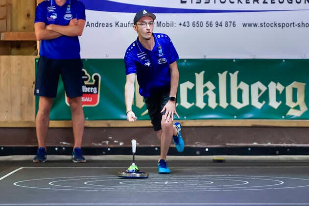 Final-Four-Turnier der vier besten Teams der Sommer-Bundesliga im Stocksport Passau (Bayern Deutschland) Stocksport Herren, 1. Bundesliga Süd Final Four, Sommer 2021 am 21.08.2021 in der Stockhalle Neustift, Bild zeigt: Markus Mainka (TSV Hartpenning) Passau Stockhalle Neustift Bayern Deutschland