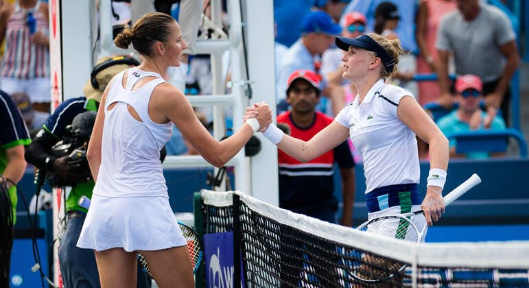 August 21, 2021, CINCINNATI, UNITED STATES: Karolina Pliskova of the Czech Republic & Jil Teichmann of Switzerland after the semi final at the 2021 Western & Southern Open WTA, Tennis Damen 1000 tennis tournament CINCINNATI UNITED STATES - ZUMAa181 20210821_zaa_a181_172 Copyright: xRobxPrangex