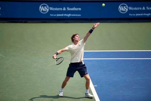 CINCINNATI, OH - AUGUST 21: Andrey Rublev of Russia serves during the semifinal match on day 7 of the Western & Southern Open at the Lindner Family Tennis Center in Mason, Ohio on August 21, 2021. (Photo by Shelley Lipton Icon Sportswire) TENNIS: AUG 21 Western & Southern Open Icon210821323