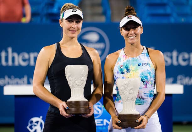 August 21, 2021, CINCINNATI, UNITED STATES: Gabriela Dabrowski of Canada & Luisa Stefani of Brazil with their runner-up trophies after the doubles final at the 2021 Western & Southern Open WTA, Tennis Damen 1000 tennis tournament CINCINNATI UNITED STATES - ZUMAa181 20210821_zaa_a181_236 Copyright: xRobxPrangex