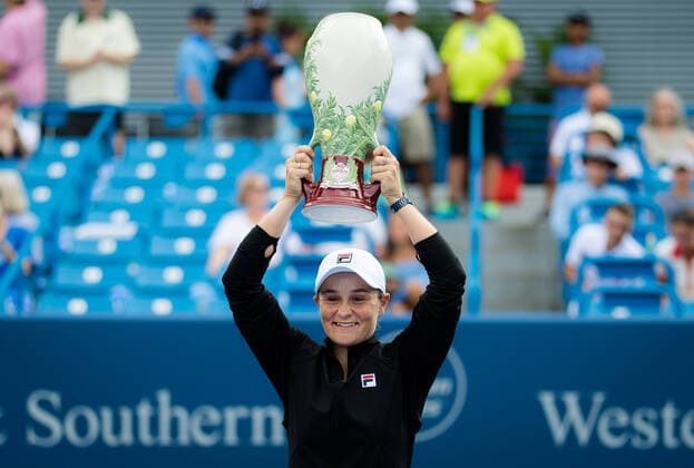 August 22, 2021, CINCINNATI, UNITED STATES: Ashleigh Barty of Australia with her champions trophy after the final of the 2021 Western & Southern Open WTA, Tennis Damen 1000 tennis tournament against Jil Teichmann of Switzerland CINCINNATI UNITED STATES - ZUMAa181 20210822_zaa_a181_086 Copyright: xRobxPrangex