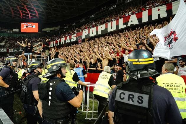 Supporters de l OGC Nice - CRS FOOTBALL : OGC Nice vs Olympique de Marseille - Ligue 1 Uber Eats - Nice - 22 08 2021 NorbertScanella PanoramiC 