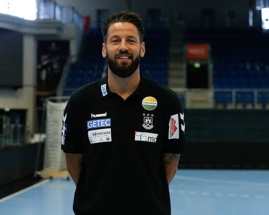 23.08.2021, xgox, Handball LIQUI MOLY HBL, SC Magdeburg Fototermin emspor, v.l. Bennet Wiegert (Magdeburg, Trainer) Portrait, Portraet, Einzelbild Magdeburg