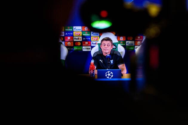 210823 Jon Dahl Tomasson, head coach during a press conference, PK, Pressekonferenz with Malmö FF ahead of the UEFA Champions League playoff match against Ludogorets on August 23, 2021 in Razgrad. Photo: Ludvig Thunman BILDBYRAN kod LT LT0191 fotboll football soccer fotball champions league träning presskonferens training practice press conference malmö ff bbeng Copyright: LUDVIGxTHUNMAN BB210823LT080