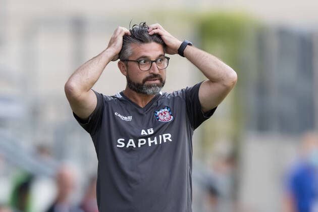 FSV Frankfurt - FC Rot-Weiss Koblenz, Regionalliga Trainer Angelo Barletta (FSV Frankfurt). Regionalligaspiel zwischen dem FSV Frankfurt und dem FC Rot-Weiss Koblenz am 20. August 2021 in der PSD Bank Arena in Frankfurt am Main., Frankfurt am Main Hessen Deutschland PSD Bank Arena