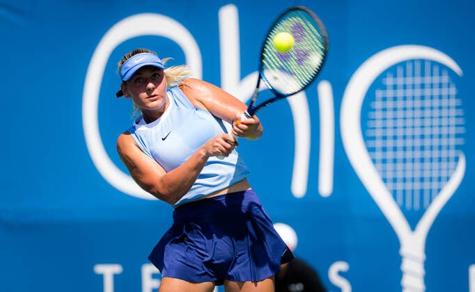 August 24, 2021, CHICAGO, UNITED STATES: Marta Kostyuk of Ukraine in action during the second round of the 2021 WTA, Tennis Damen Chicago Womens Open WTA 250 tennis tournament against Kaia Kanepi of Estonia CHICAGO UNITED STATES - ZUMAa181 20210824_zaa_a181_014 Copyright: xRobxPrangex