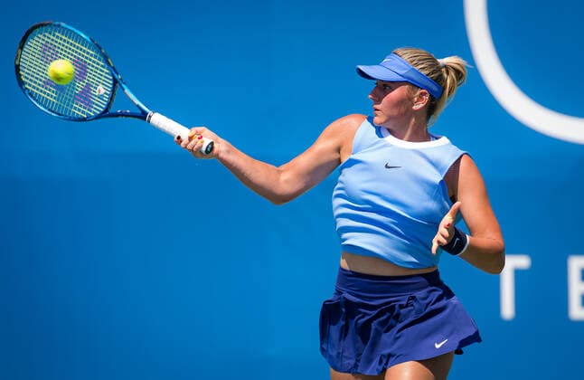 August 24, 2021, CHICAGO, UNITED STATES: Marta Kostyuk of Ukraine in action during the second round of the 2021 WTA, Tennis Damen Chicago Womens Open WTA 250 tennis tournament against Kaia Kanepi of Estonia CHICAGO UNITED STATES - ZUMAa181 20210824_zaa_a181_028 Copyright: xRobxPrangex