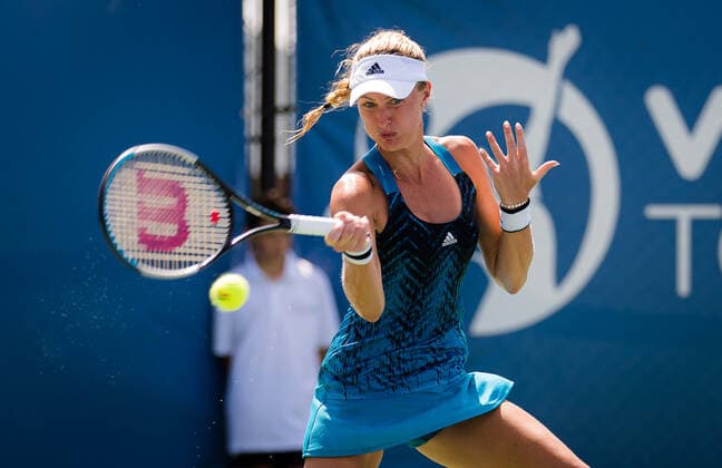 August 24, 2021, CHICAGO, UNITED STATES: Kristina Mladenovic of France in action during the second round of the 2021 WTA, Tennis Damen Chicago Womens Open WTA 250 tennis tournament against Francoise Abanda of Canada CHICAGO UNITED STATES - ZUMAa181 20210824_zaa_a181_056 Copyright: xRobxPrangex